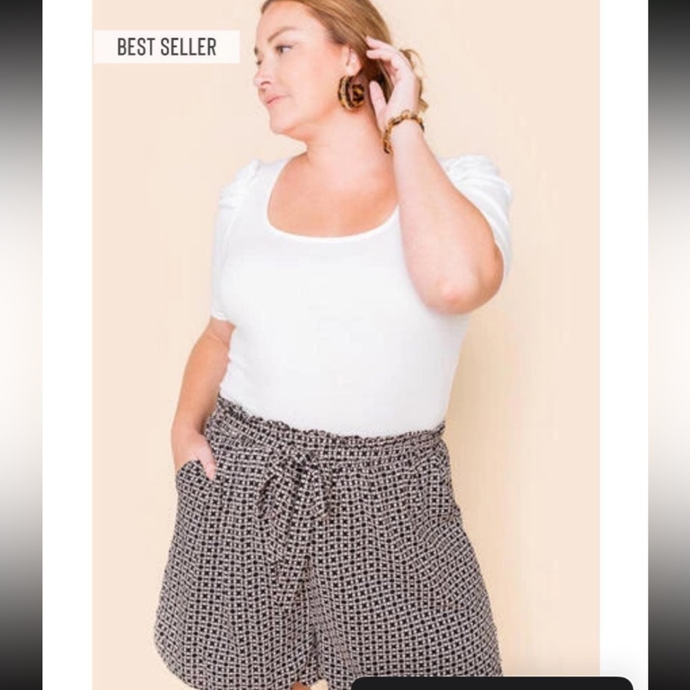 NWT mi ami Tie front boho print shorts 3X - Picture 3 of 5